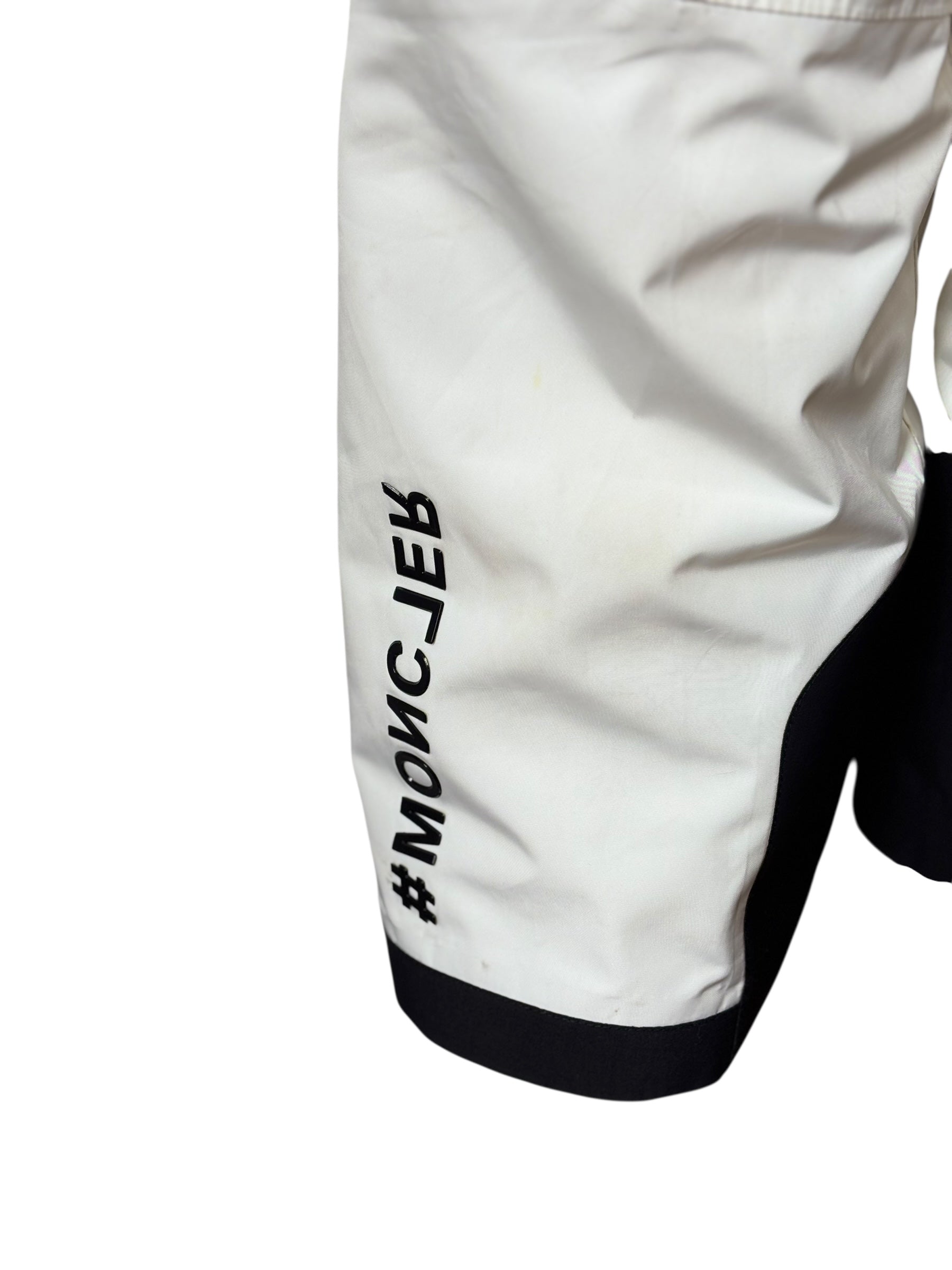 Tenue de ski Moncler blanche, bleu et parme, 6 ans